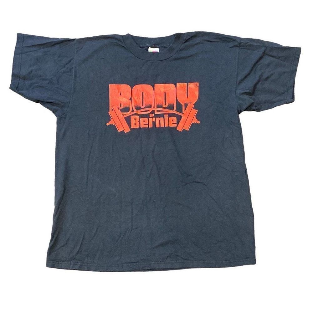 Fruit of‎ The Loom Men's Body Bernie weight lifting worn in Graphic Tee Black XL